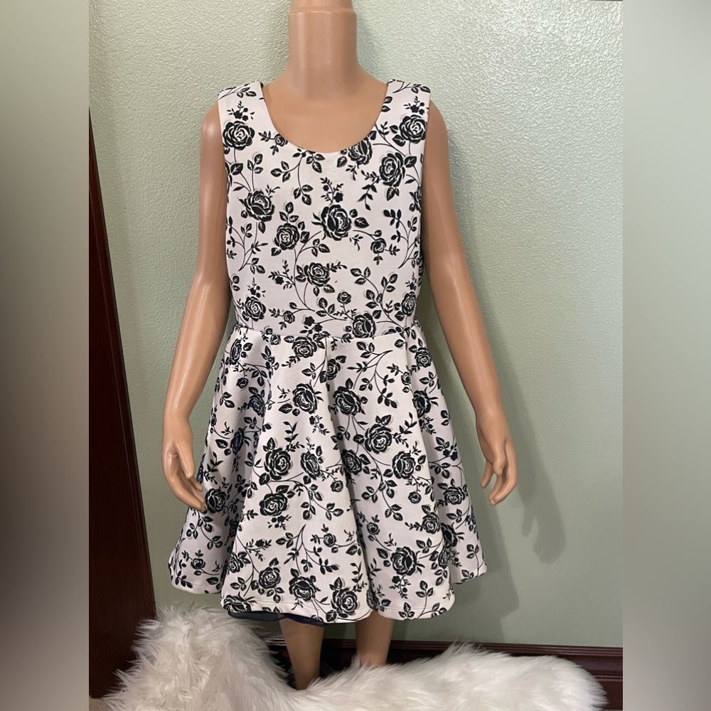 Knitworks Girls Dress Size 8 Used